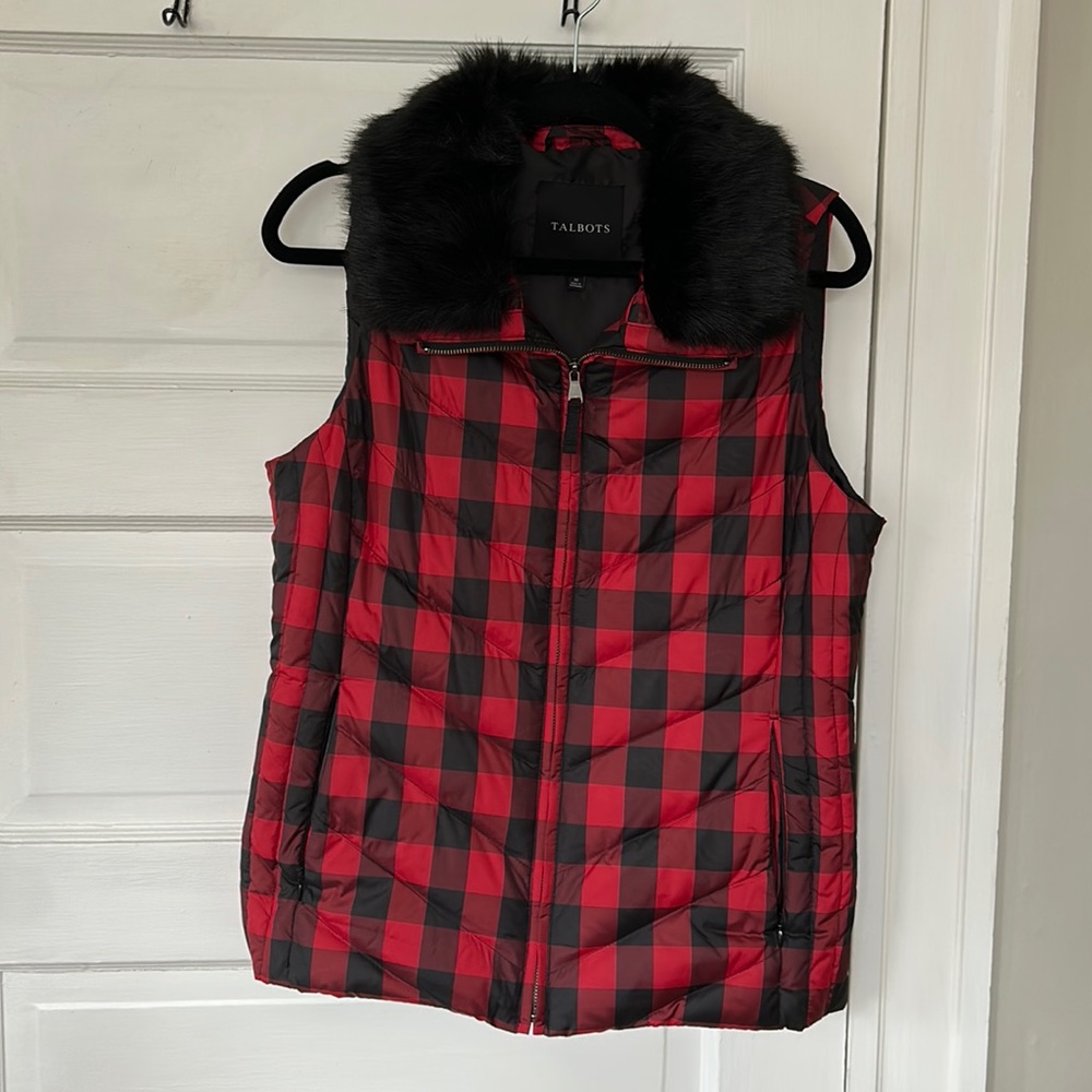 EUC Talbots Buffalo Plaid Puffer with Faux Fur Collar